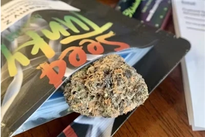 Ki jan yo kòmande livrezon raje sou entènèt ak Leafly